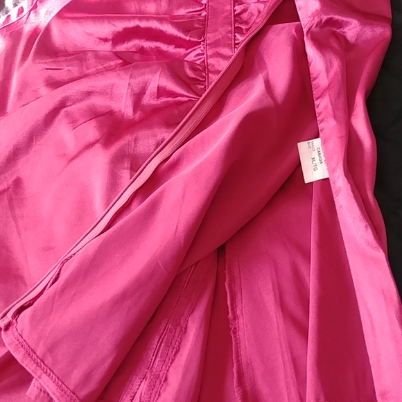 NWOT Le Château ruched sleeveless blouse - Picture 10 of 10